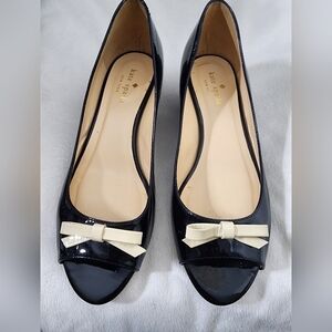 Kate Spade NY Patent Leather Wedge Shoes Low Beige Bow Peep Toe Summer Designer